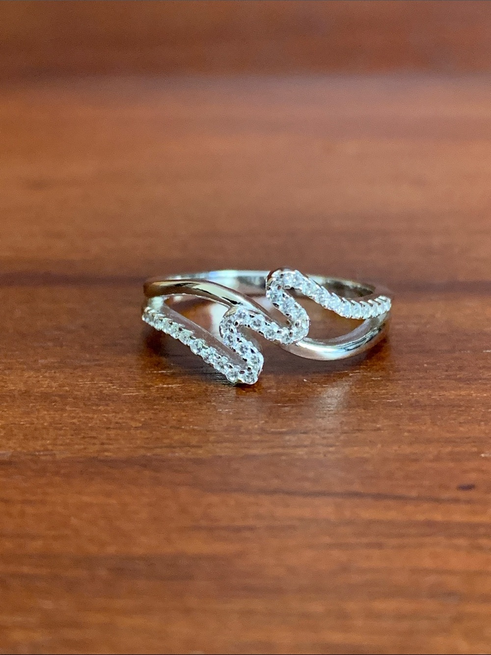 New 925 silver twisted cz ring size 5.75